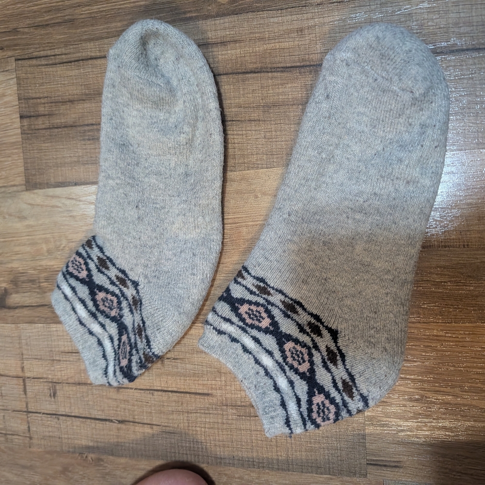Gray Patterned Socks - Picture 4 of 5